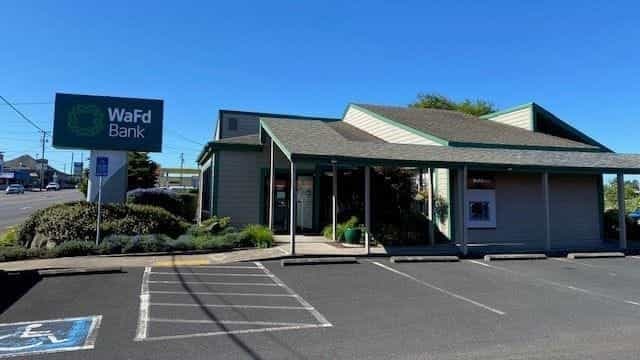 WaFd Bank in Newport, Oregon #1062.