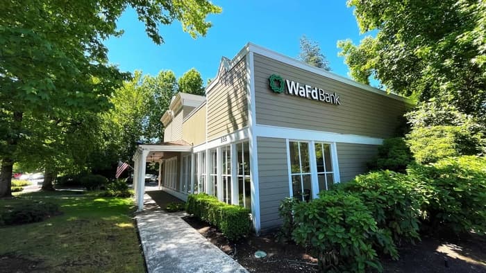 WaFd Bank in Issaquah, Washington #1219.