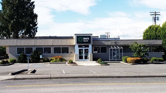 WaFd Bank in Mount Vernon, Washington #1013.