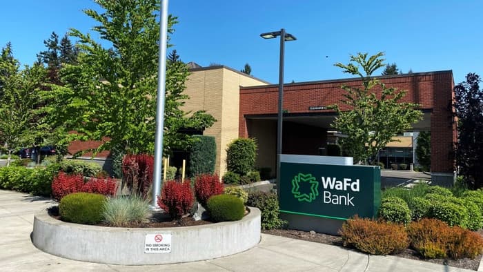 WaFd Bank in Puyallup, Washington #1152.
