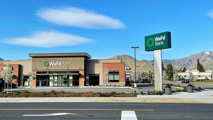 WaFd Bank in Wenatchee, Washington #1348.