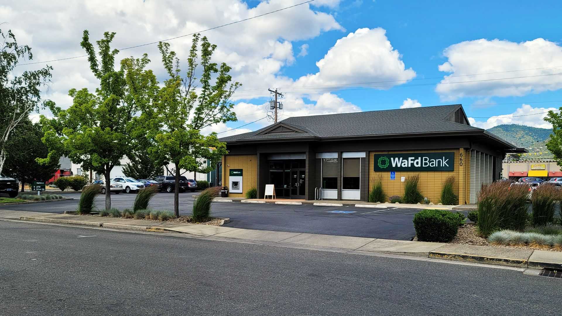 WaFd Bank in Grants Pass, Oregon #1284 - Washington Federal.