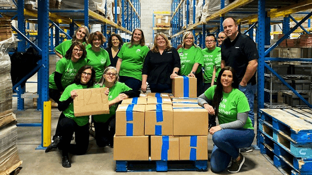 WaFd employees volunteering, Food Bank in Idaho