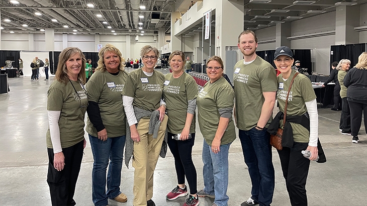 WaFd employees volunteering at Utah Neighborhood Initiative.