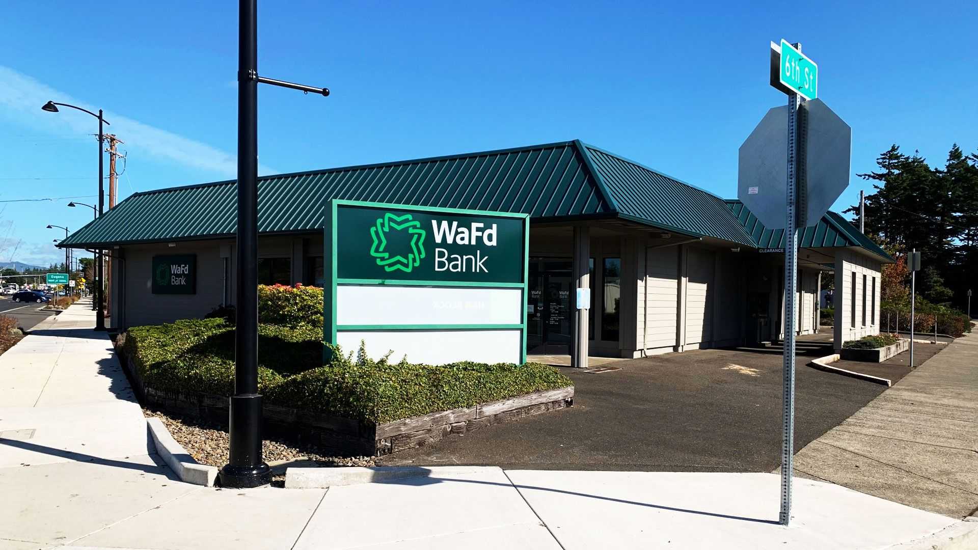 WaFd Bank in Florence, Oregon #1060 - Washington Federal.