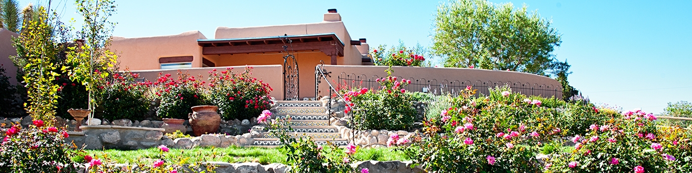 New Mexico home with spring flowers