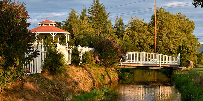 Photo of Medford, Oregon skyline.