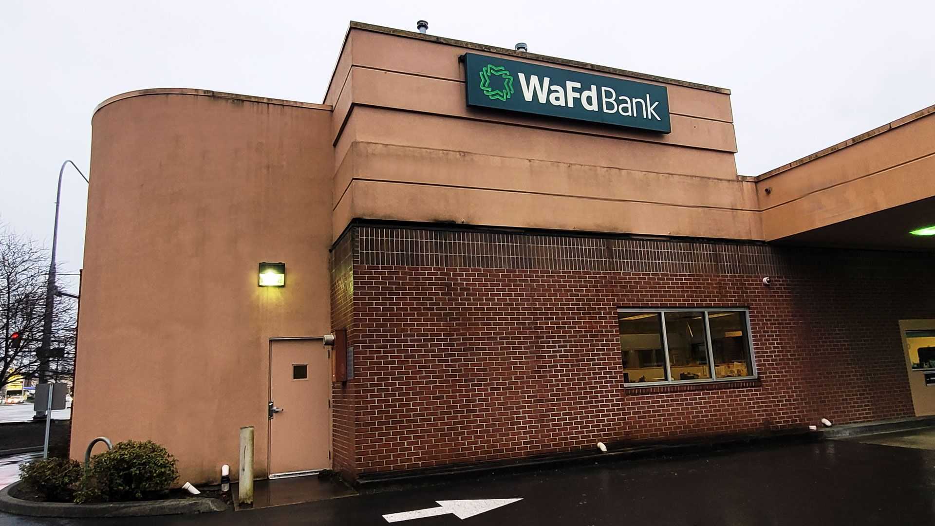 WaFd Bank in Everett, Washington #1240 - Washington Federal.