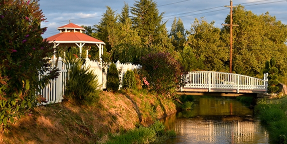 Photo of Medford, Oregon skyline.