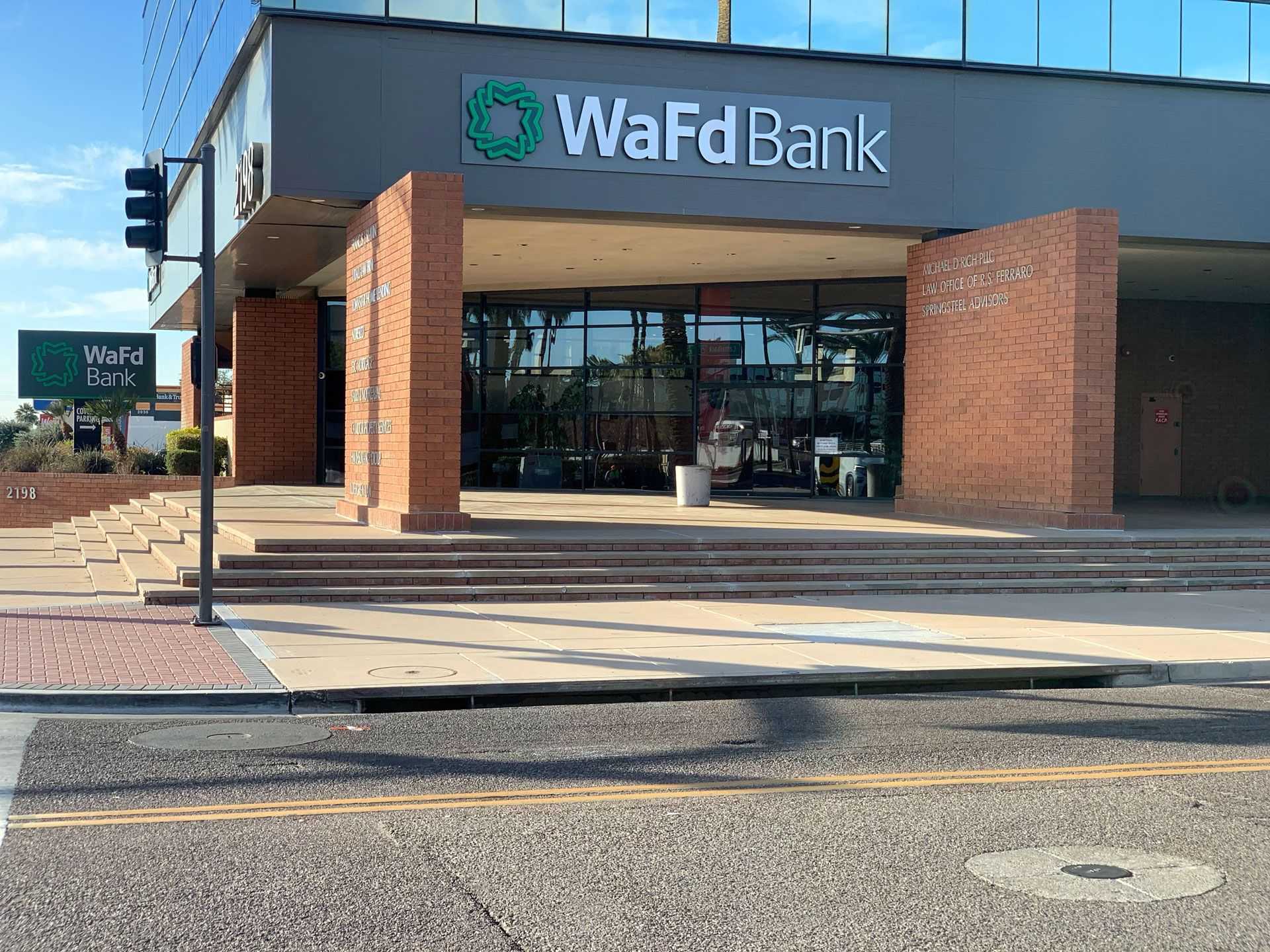 WaFd Bank in Phoenix, Arizona #1123 - Washington Federal.