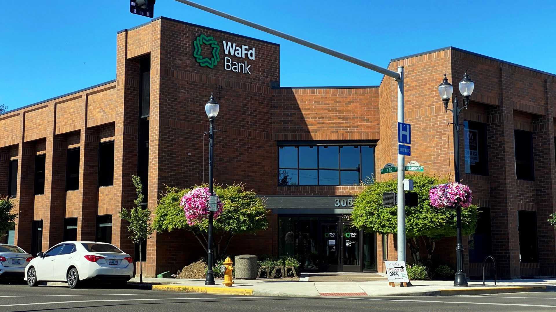 WaFd Bank in Albany, Oregon #1051 - Washington Federal.
