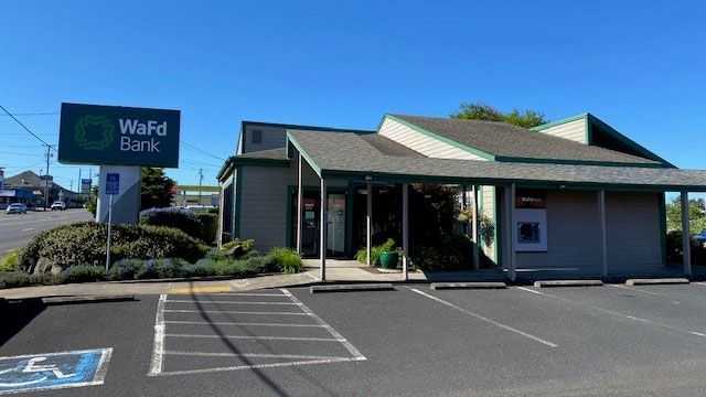 WaFd Bank in Newport, Oregon #1062 - Washington Federal.