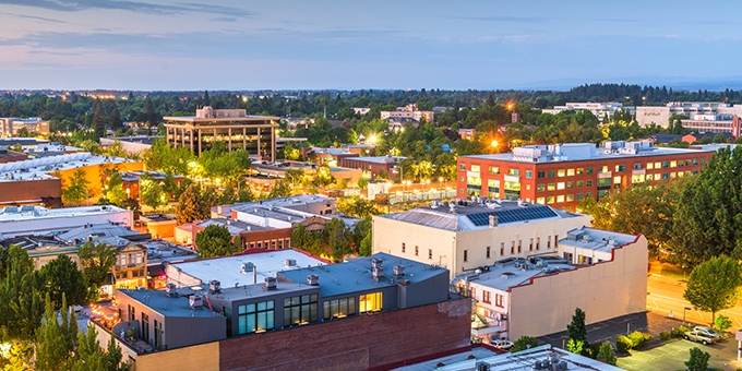 Photo of Salem, Oregon skyline.