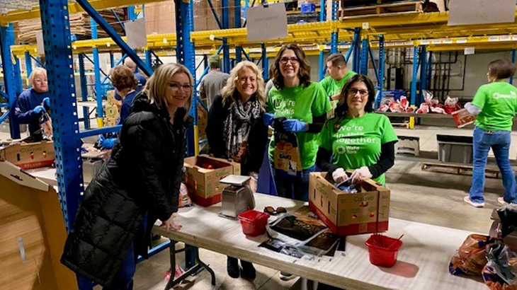 WaFd employees volunteering at Idaho Food Bank.