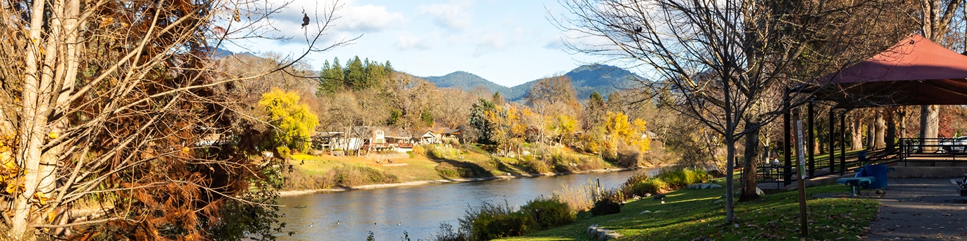 Photo of Grants Pass, Oregon skyline.