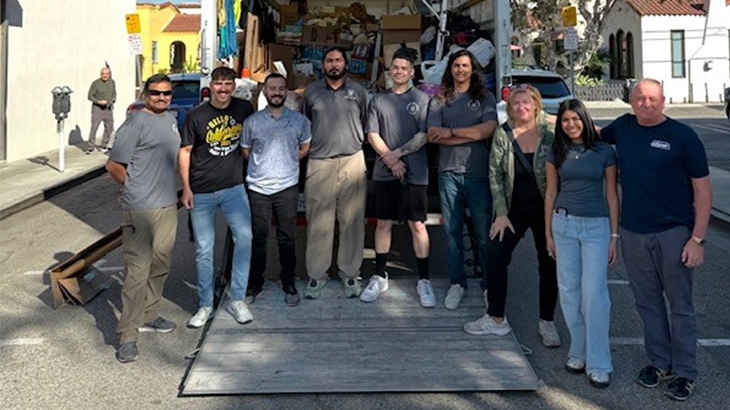 WaFd employees volunteering at California Fire Relief Efforts.